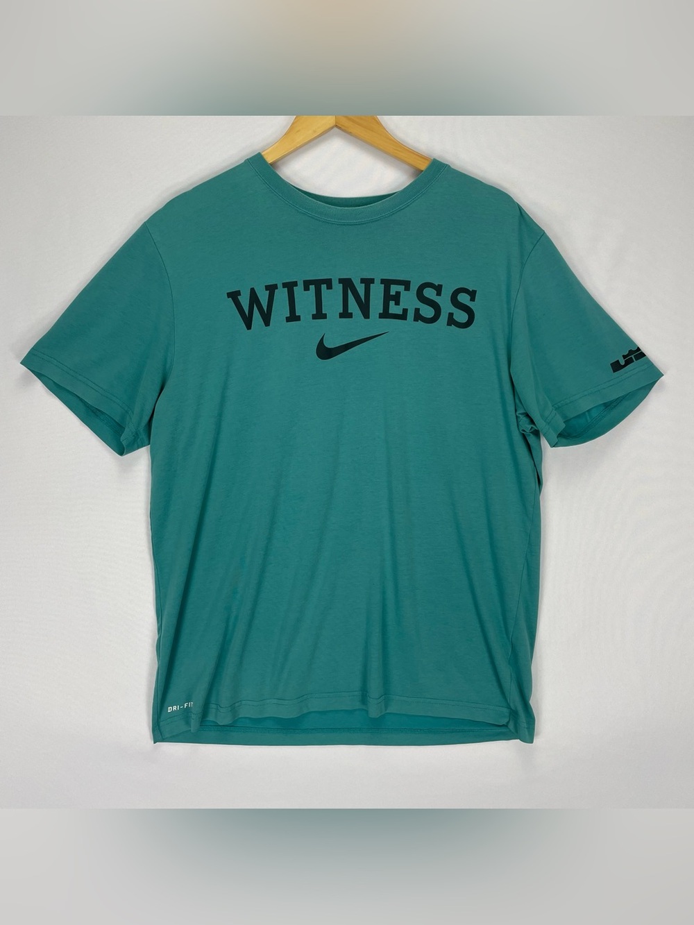 Nike LeBron James Witness T Shirt Men’s XL Blue Graphic Spell Out Tee Dri Fit